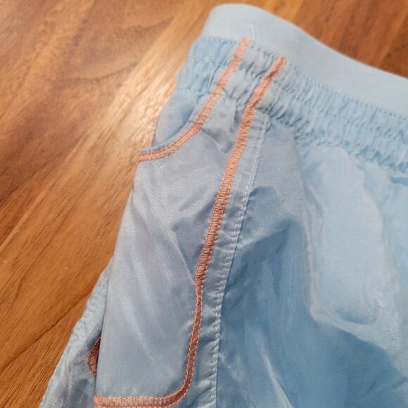Nike Icon Clash Tempo Luxe Mid Rise Running Shorts Size Medium - Picture 6 of 14